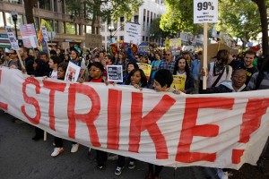Occupy activists call for a general strike on May 1st, 2012 (Photo: AP / Ben Margot)