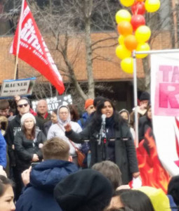 Kshama Sawant speaks at a CTU rally in Chicago on April 1, 2016.