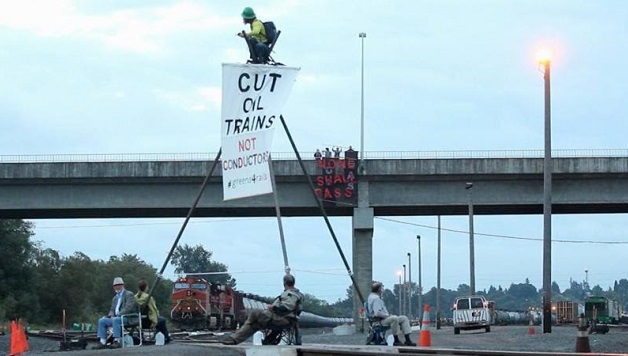 Demand a Moratorium on Fossil Fuels!
