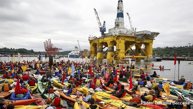 SEATTLE KAYAK OIL PROTEST