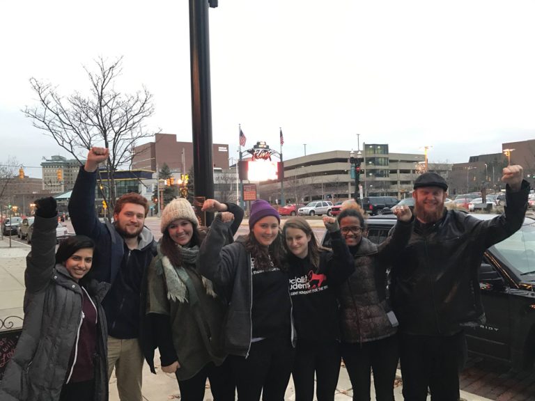 Flint Water Crisis: Socialist Students Bring Solidarity and Clean Water