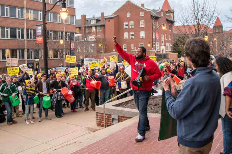 Illinois Graduate Students Win Strike!