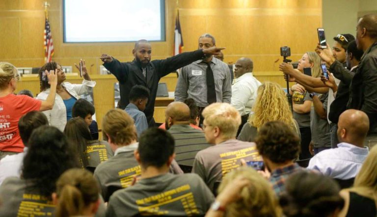 Community Blocks Privatization of Houston Schools