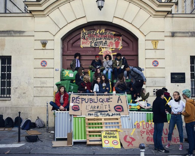 France: Yellow Vests – Macron Resign! Defend Our Future!