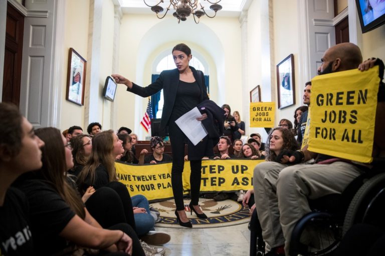 Green New Deal Gains Popularity – Corporate Democrats Shut It Down