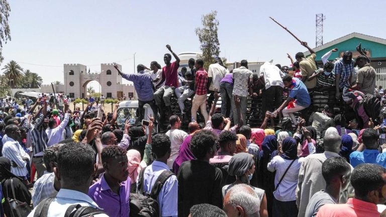 Sudan: Reject Any Compromise with the Old Regime