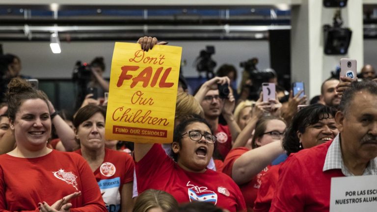 Chicago Education Workers  Prepare to Walk Out