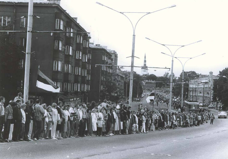 Collapse of the Soviet Union: National Conflicts and Independence