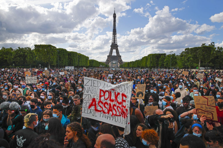 France: Mass Anger Grows During the Pandemic