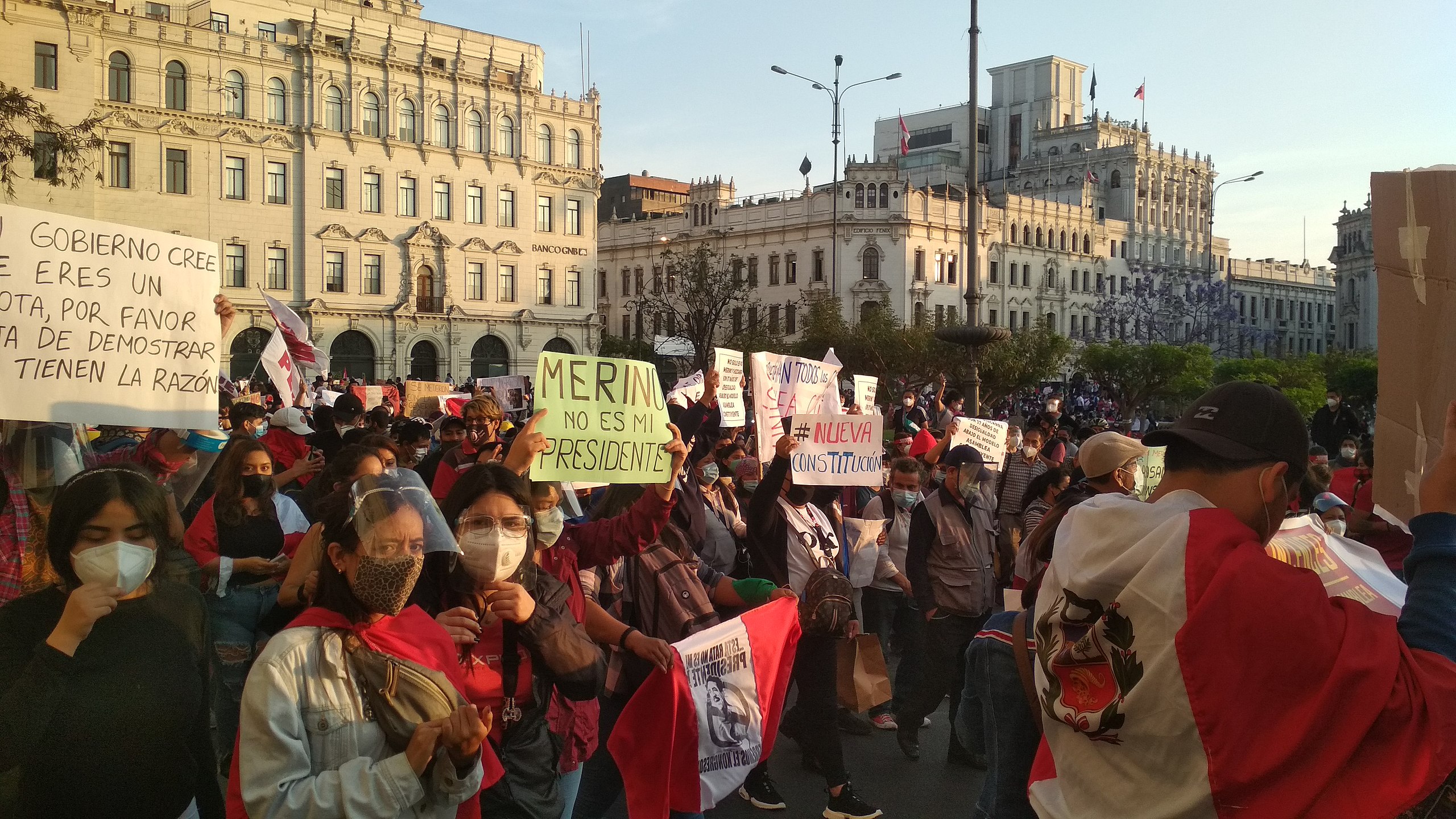 2560px-Protestas_en_Lima_por_golpe_de_es