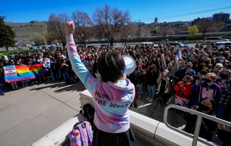Women and Queer People Must Unite to Fight Gender Oppression!