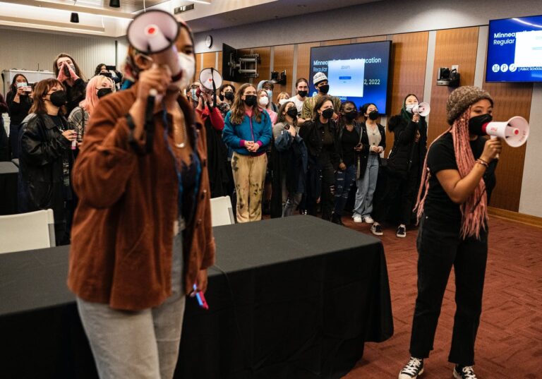 Strikebreaking Minneapolis School Board Moves Forward with Privatization Plan