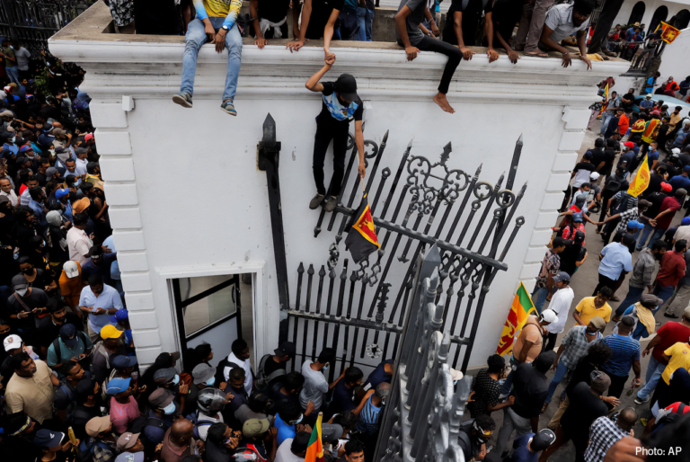 Sri Lanka: Mass Storming of Presidential Palace Forces Gotabaya Rajapaksa out of Power