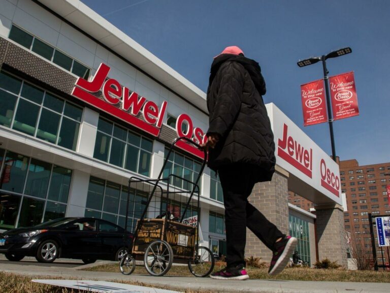Jewel Grocery Workers Vote Down Bad Tentative Agreement – Prepare to Strike for $20/hr!
