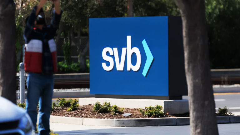 Silicon Valley Bank Collapses: A New Global Banking Crisis?