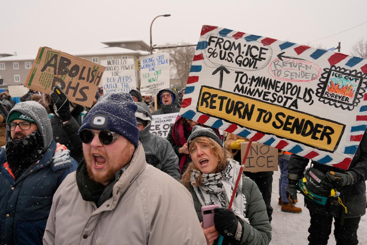 Minneapolis Letter Carriers Demand ICE Off Postal Property!